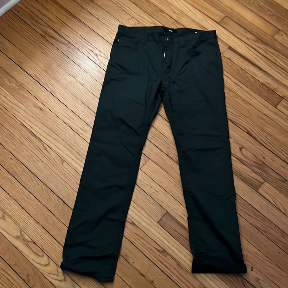 Vans pants in a cool green color, dickes style